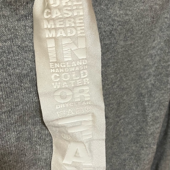 I ❤️ NY V Neck Cashmere Sweater by Fake London (I Love New York) - Picture 4 of 5